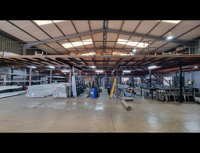700M² WAREHOUSE FOR SALE IN JET PARK